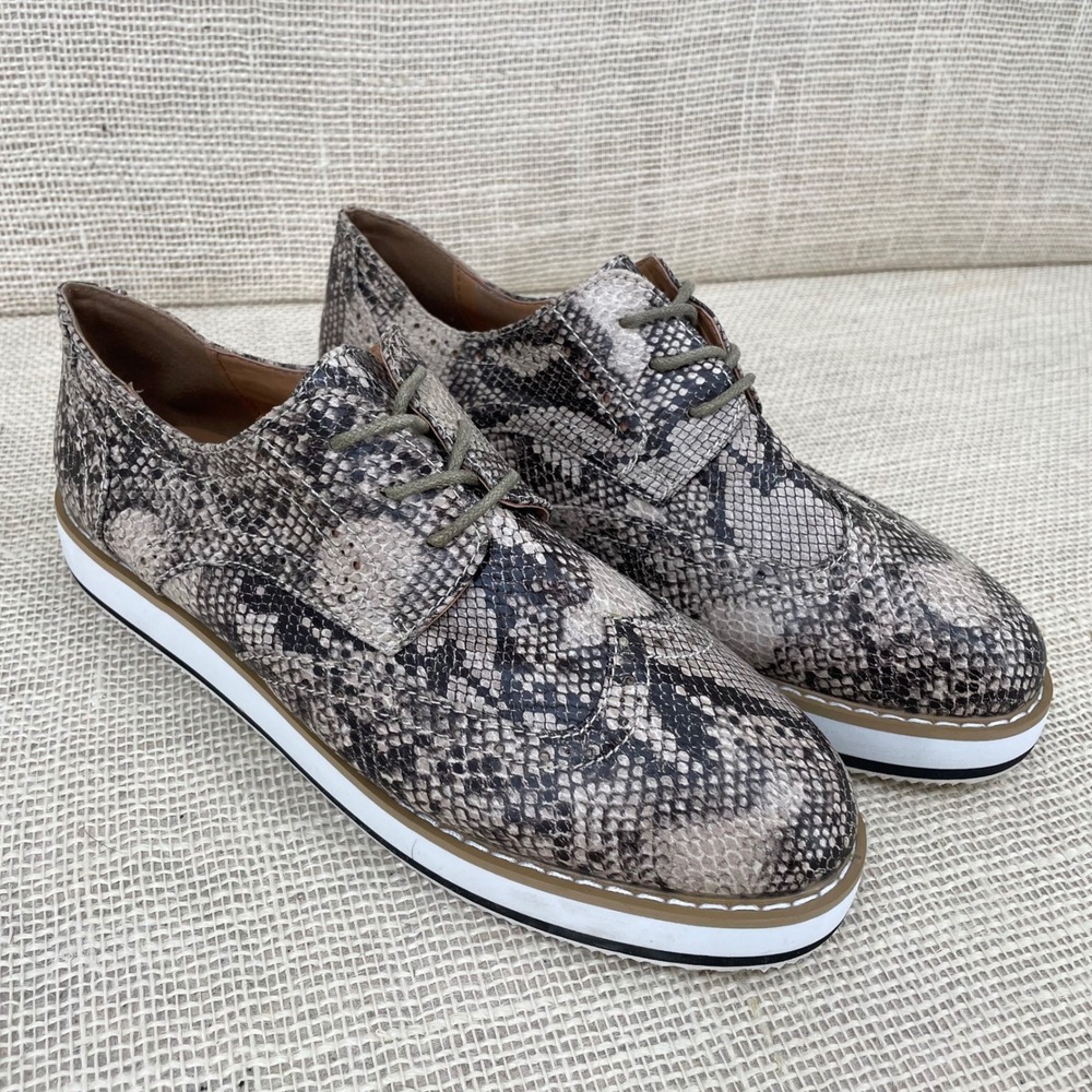 ShoeDazzle Miriam Snakeskin Wingtip Oxford Platform Shoes Grey Brown Womens 8.5